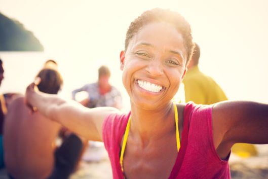 lady-with-white-teeth lady-with-white-teeth