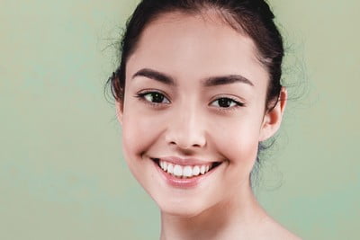 girl-with-white-teeth girl-with-white-teeth