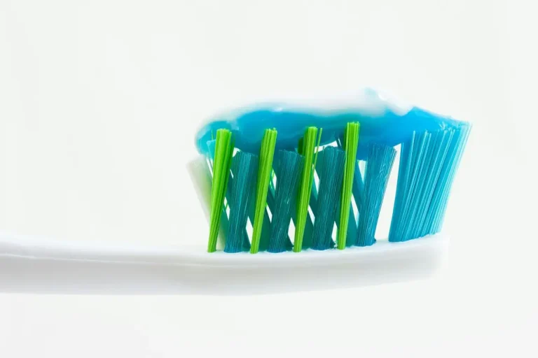 Does Whitening Toothpaste Work Does Whitening Toothpaste Work