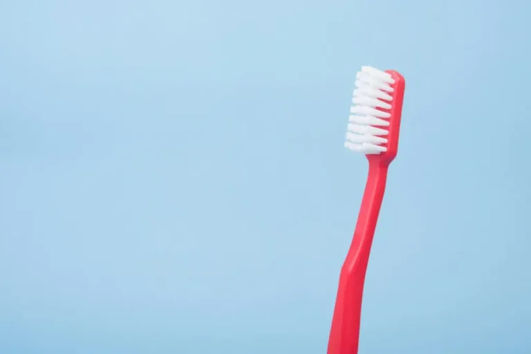Manual vs Electric Toothbrush Manual vs Electric Toothbrush